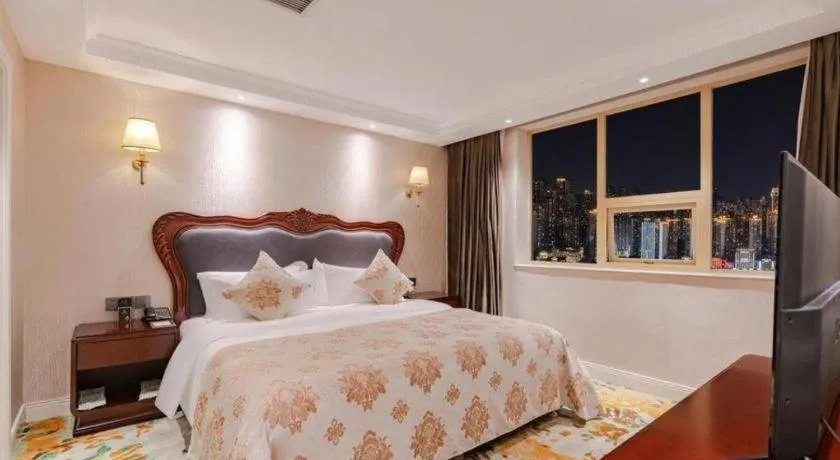 Bed in Chongqing River Romance Hotel