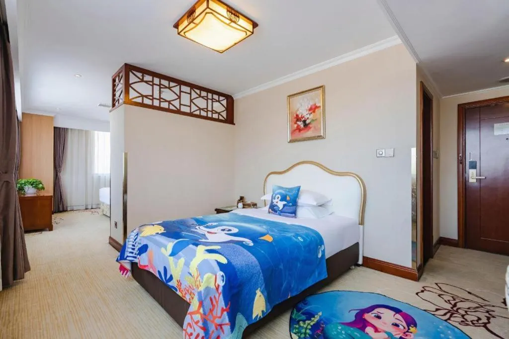 Bed in Chongqing River Romance Hotel