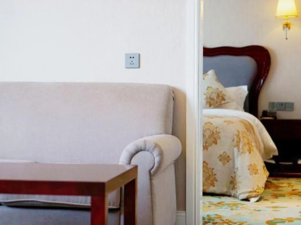 Bed in Chongqing River Romance Hotel