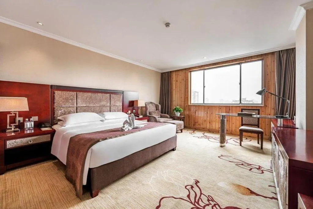 Bed in Chongqing River Romance Hotel