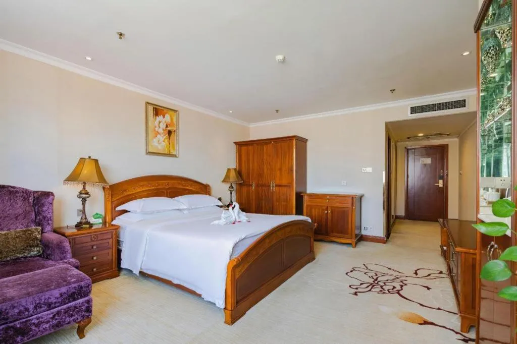 Bed in Chongqing River Romance Hotel