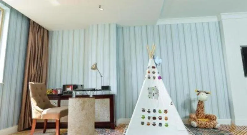 Chongqing River Romance Hotel