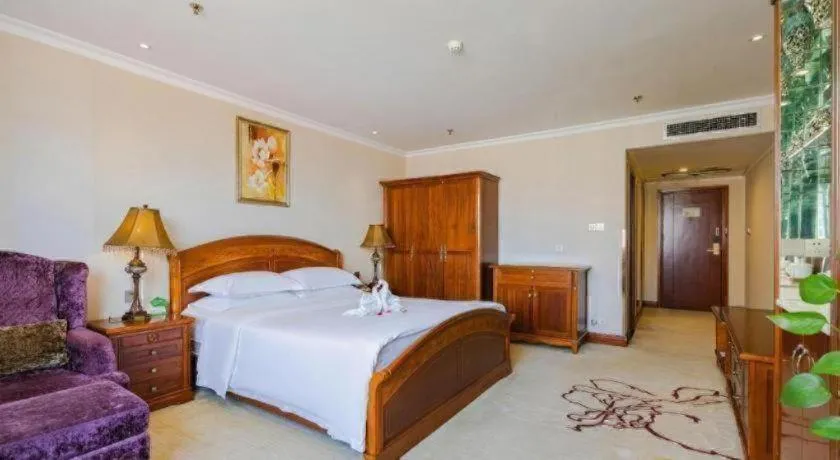 Bed in Chongqing River Romance Hotel