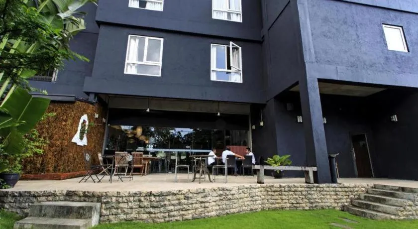 The Henry Hotel Cebu - Multi-use Hotel