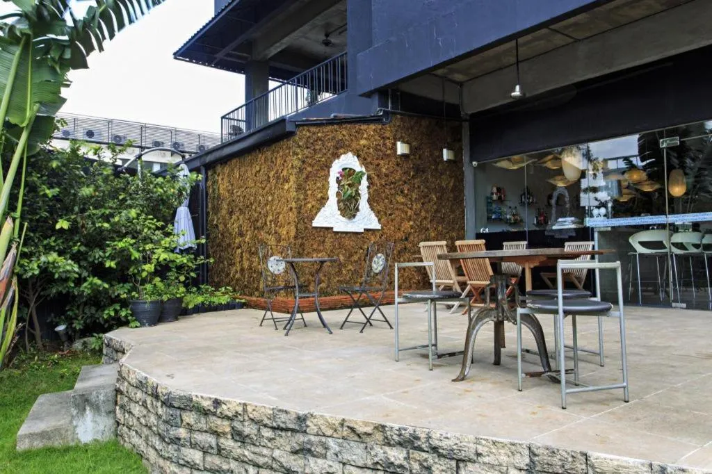 The Henry Hotel Cebu - Multi-use Hotel