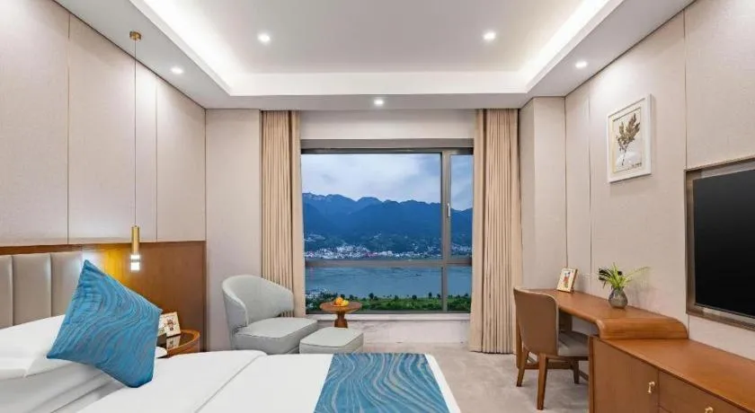 Bed in Yichang Three Gorges Project Hotel