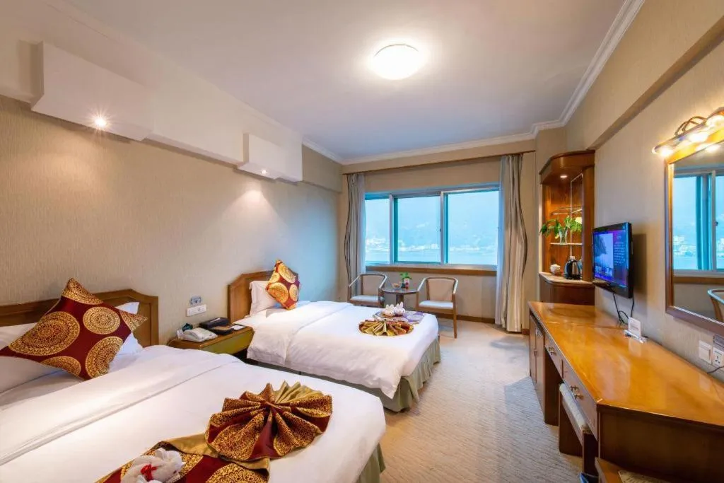 Bed in Yichang Three Gorges Project Hotel