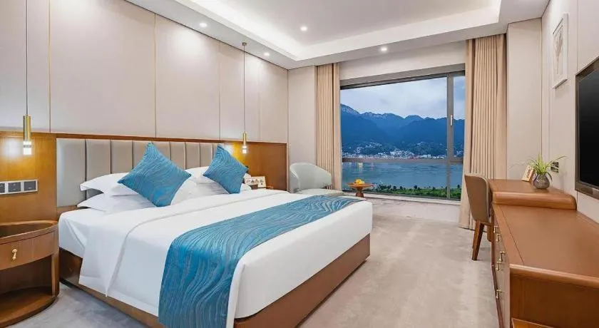 Bed in Yichang Three Gorges Project Hotel