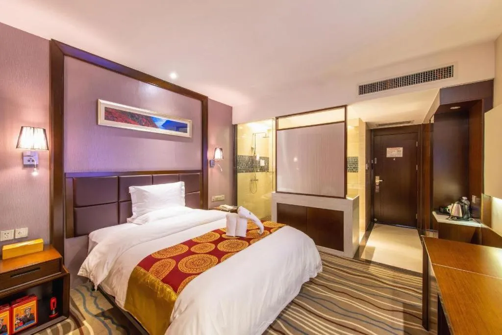 Bed in Yichang Three Gorges Project Hotel