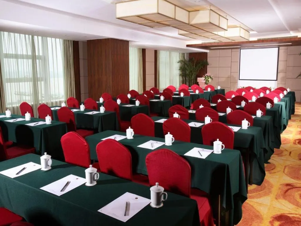 Fuyang International Trade Centre Hotel