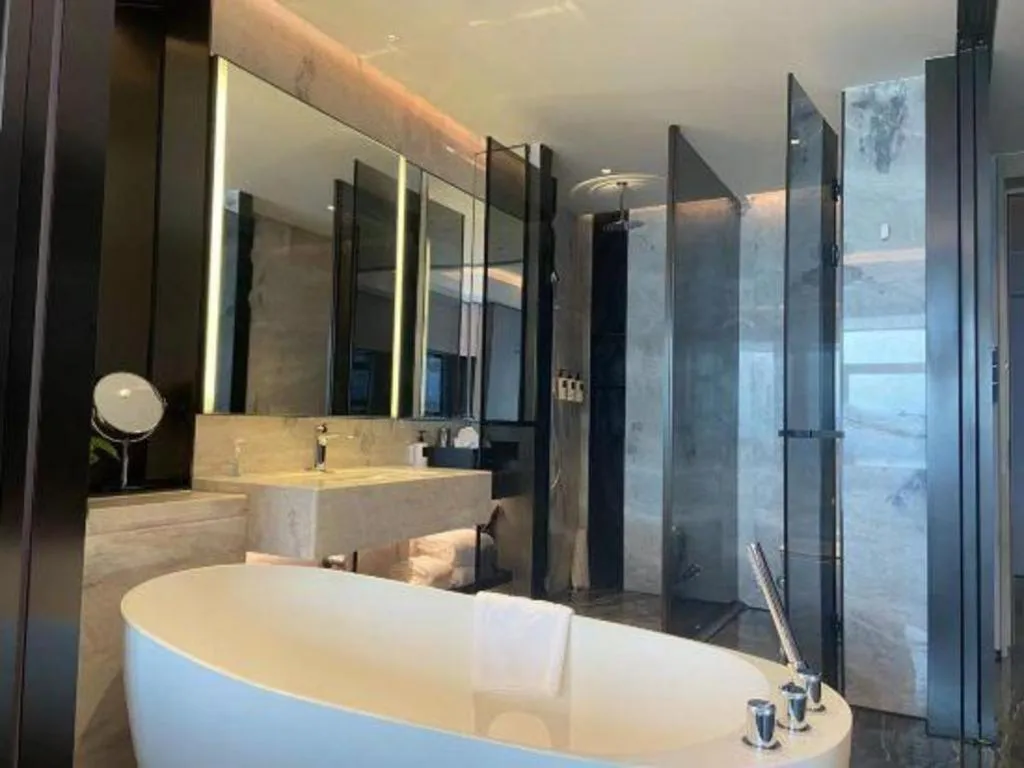 Fuyang International Trade Centre Hotel