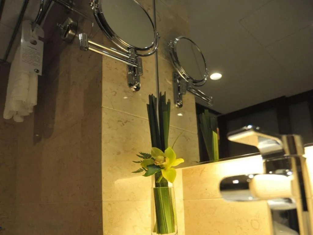 Fuyang International Trade Centre Hotel