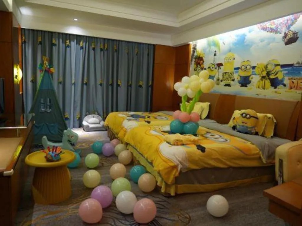 Bed in Fuyang International Trade Centre Hotel