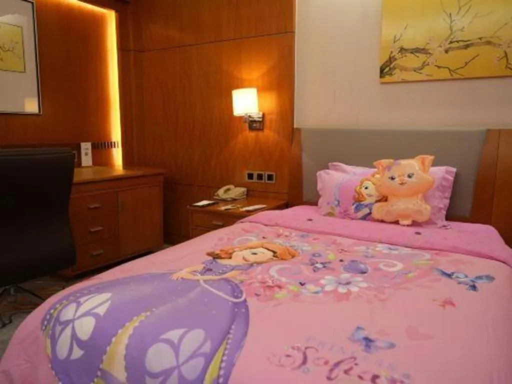 Bed in Fuyang International Trade Centre Hotel