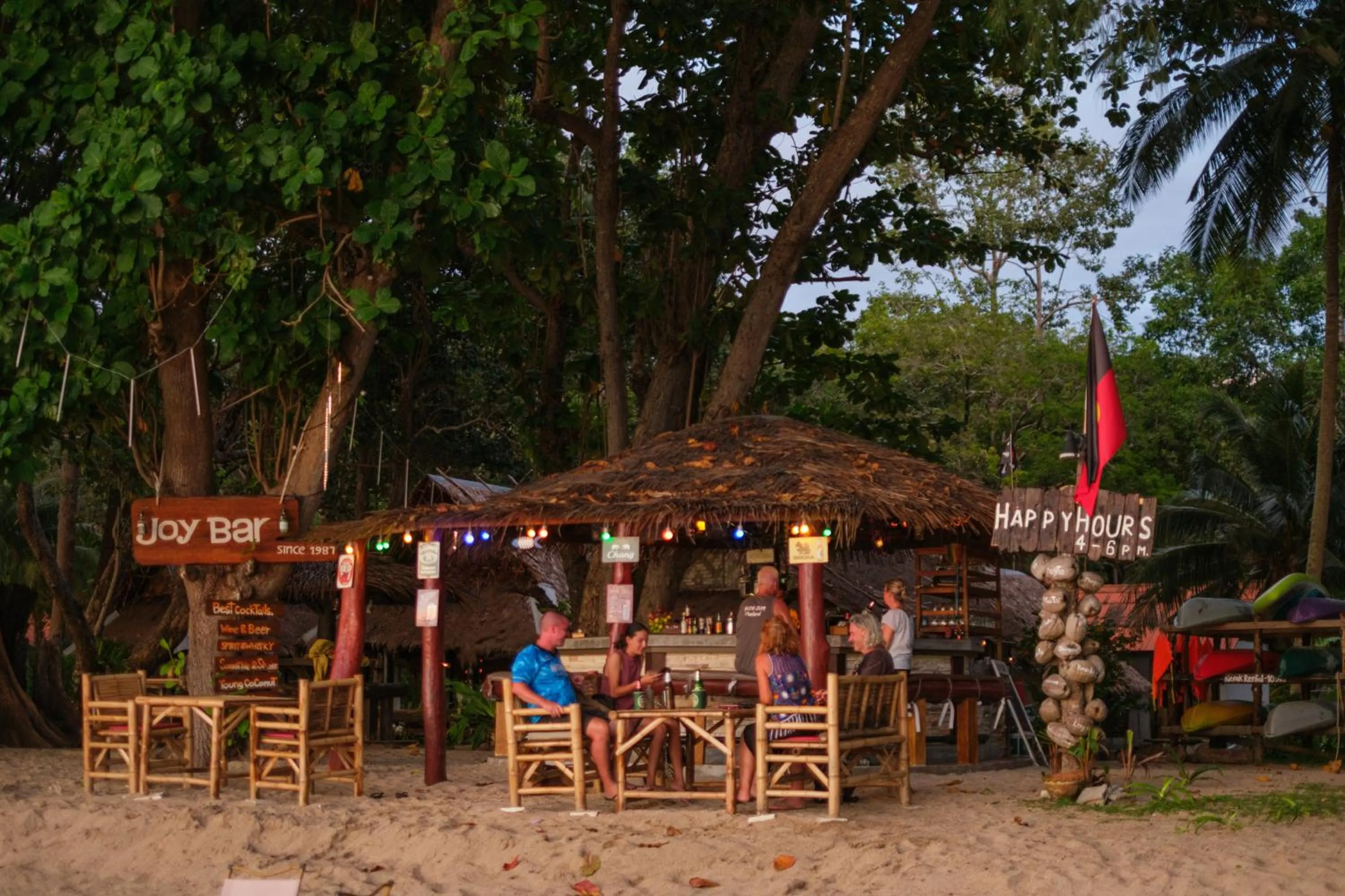Restaurant/places to eat in JOY Bungalow Resort and Restaurant