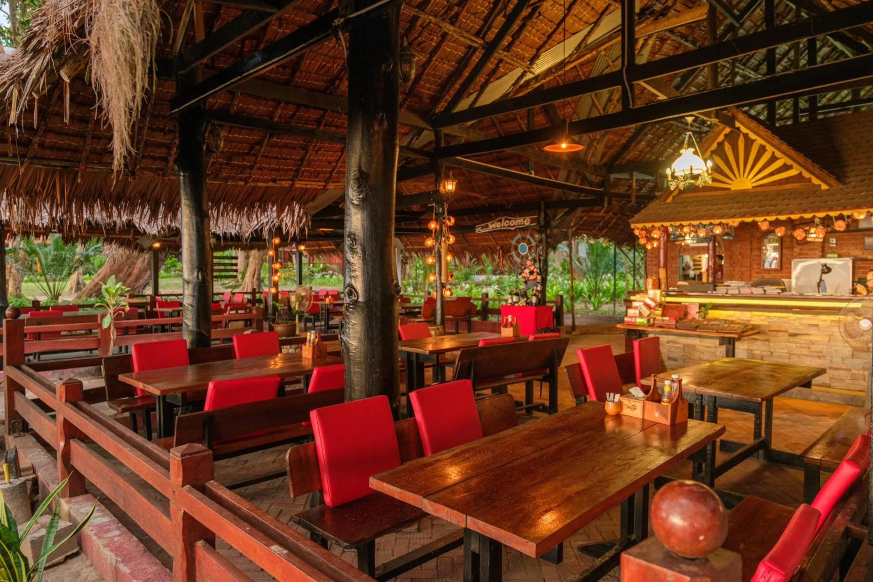 Restaurant/places to eat in JOY Bungalow Resort and Restaurant