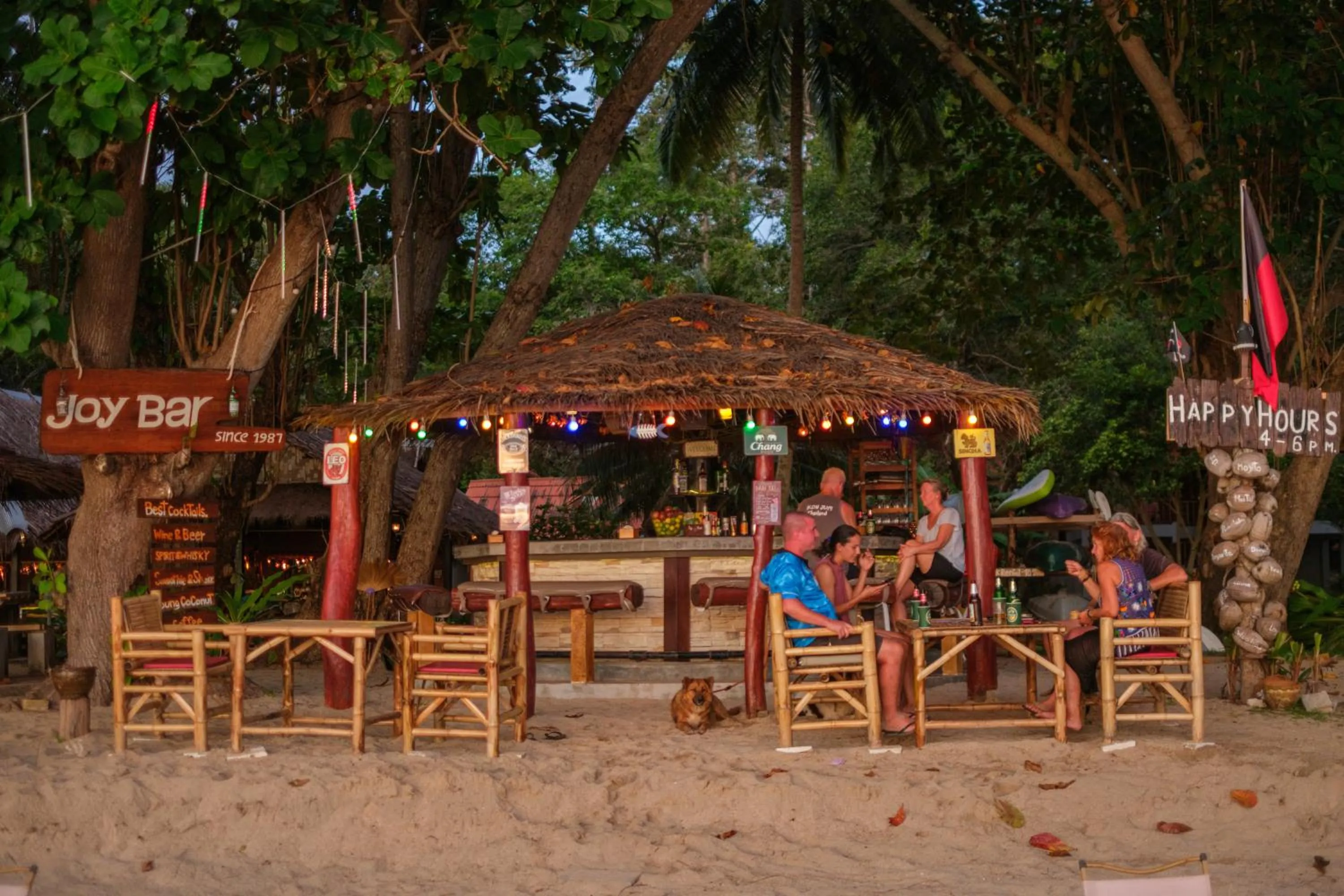 Lounge or bar in JOY Bungalow Resort and Restaurant