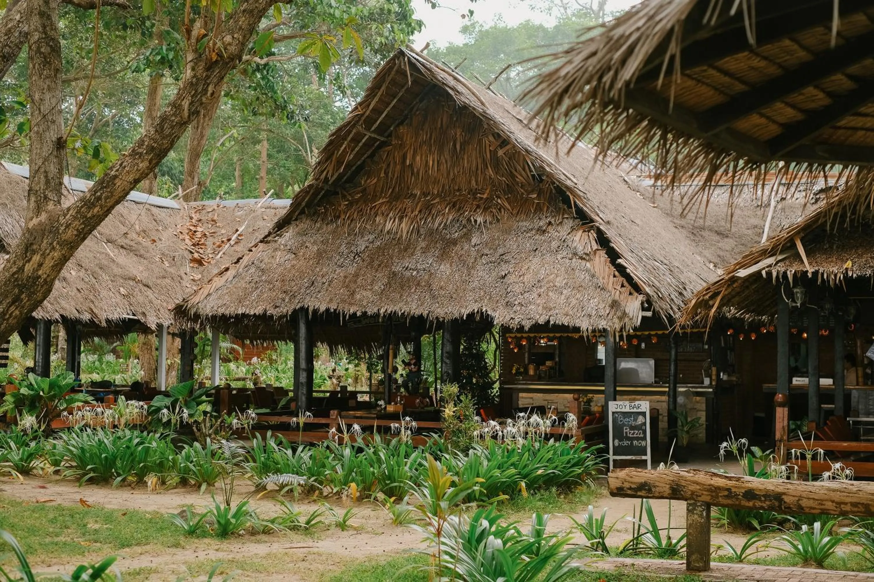 JOY Bungalow Resort and Restaurant