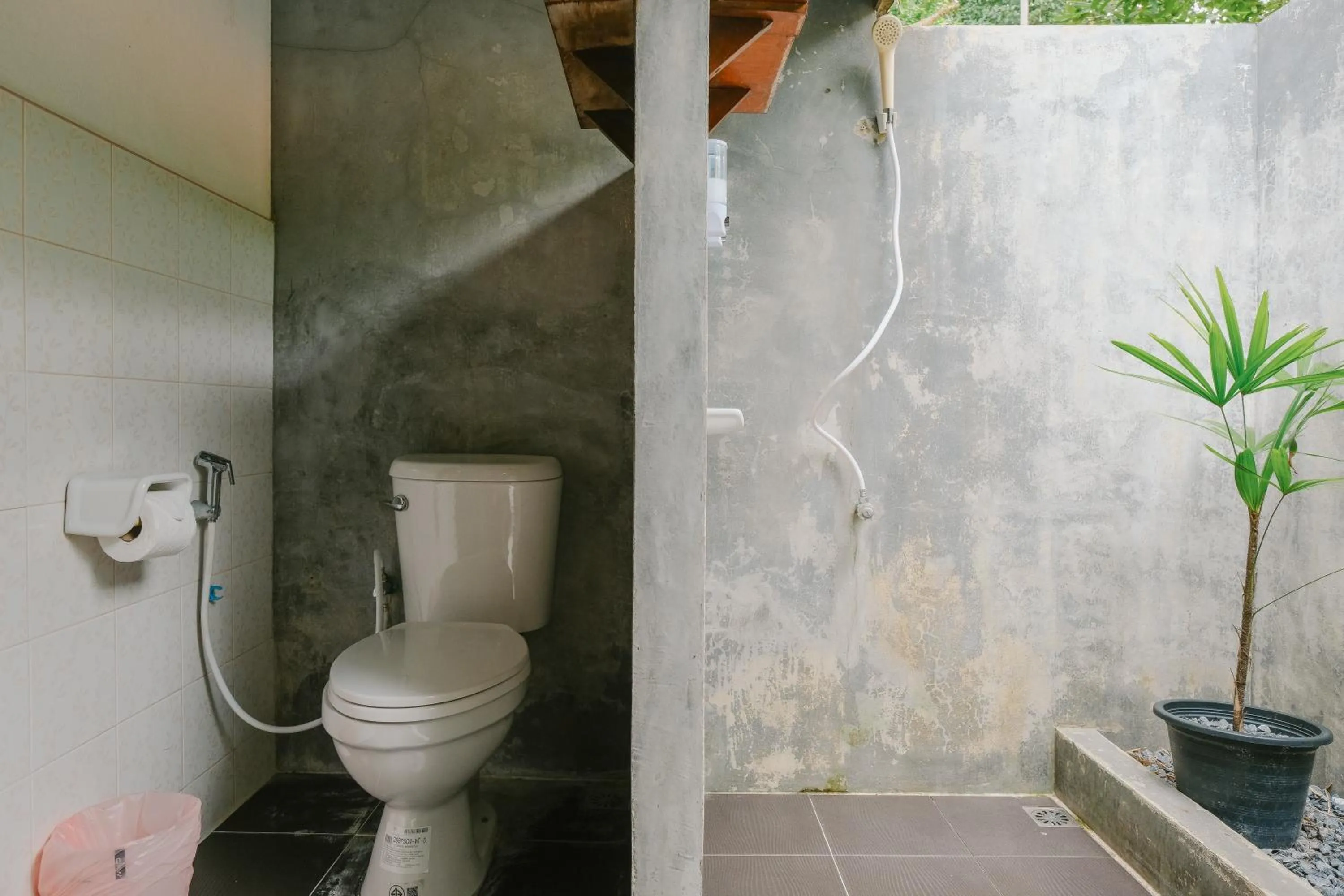 Shower in JOY Bungalow Resort and Restaurant