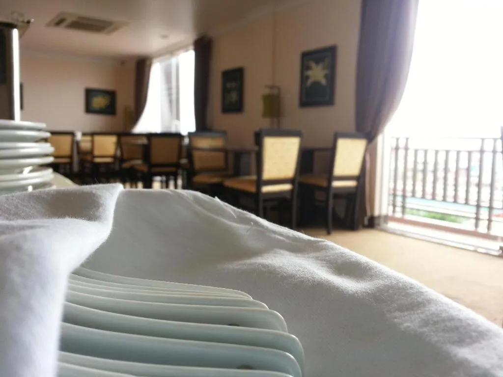 Bed in Jun Yue Hotel