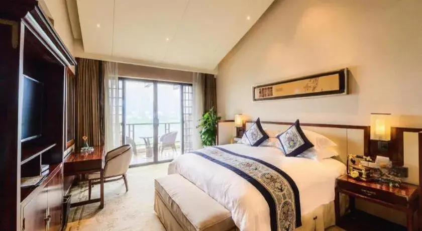 Bed in Tong Que Tai Jinling Hotel Tongling Anhui Bed in Tong Que Tai Jinling Hotel Tongling Anhui