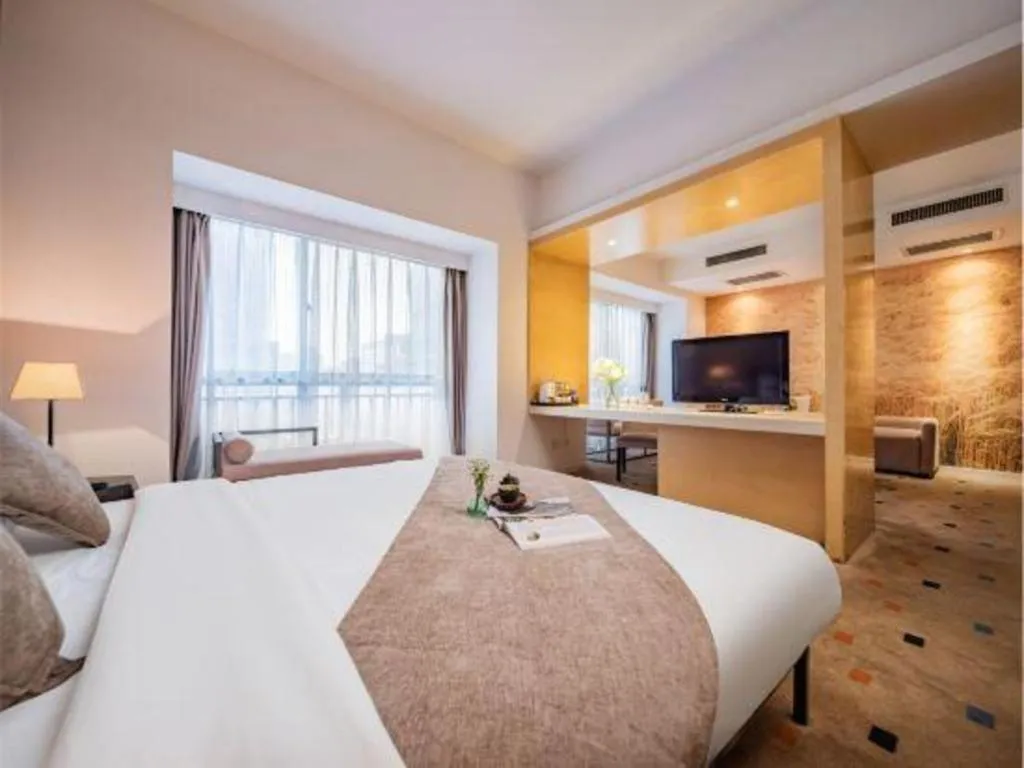 Bed in Xian Hotel New