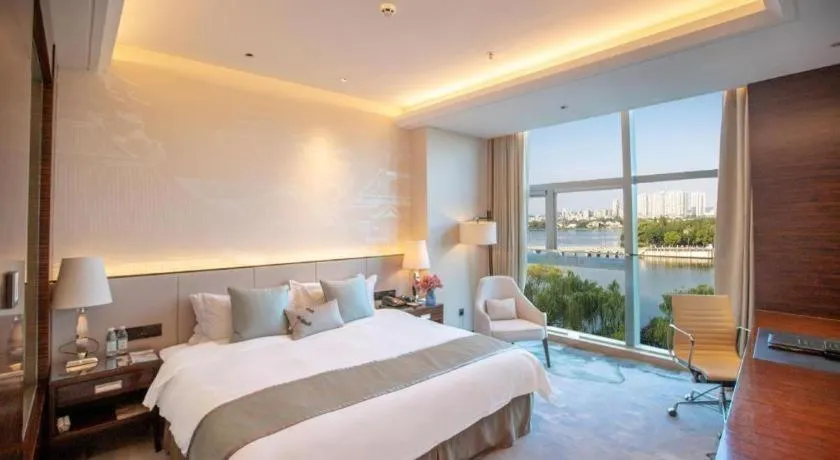 Bed in Nanjing Lakehome Hotels and Resorts