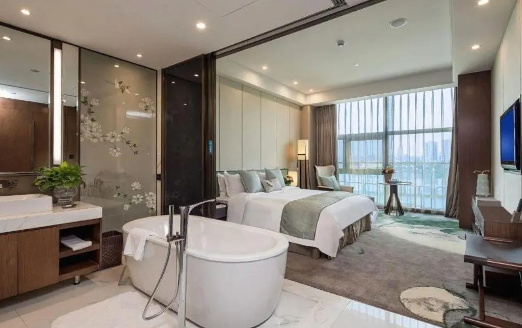Bed in Nanjing Lakehome Hotels and Resorts