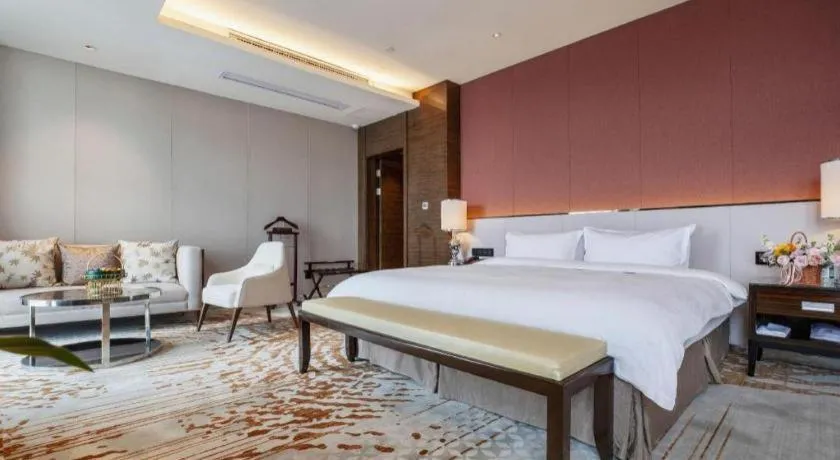 Bed in Nanjing Lakehome Hotels and Resorts