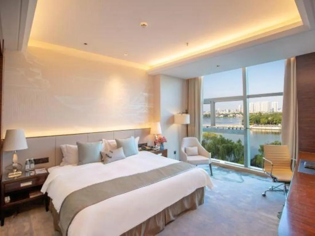 Bed in Nanjing Lakehome Hotels and Resorts