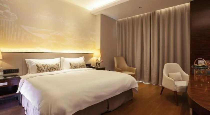 Bed in Nanjing Lakehome Hotels and Resorts