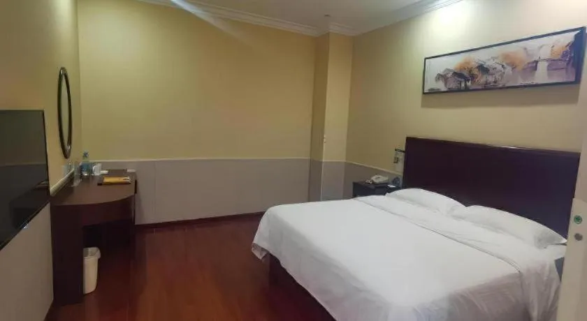 Bed in GreenTree Inn Suzhou Dongxing Road Xinye Square Express Hotel