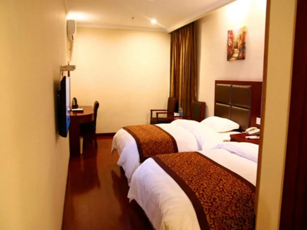 Bed in GreenTree Inn ChaoHu Tianchao Plaza Express Hotel