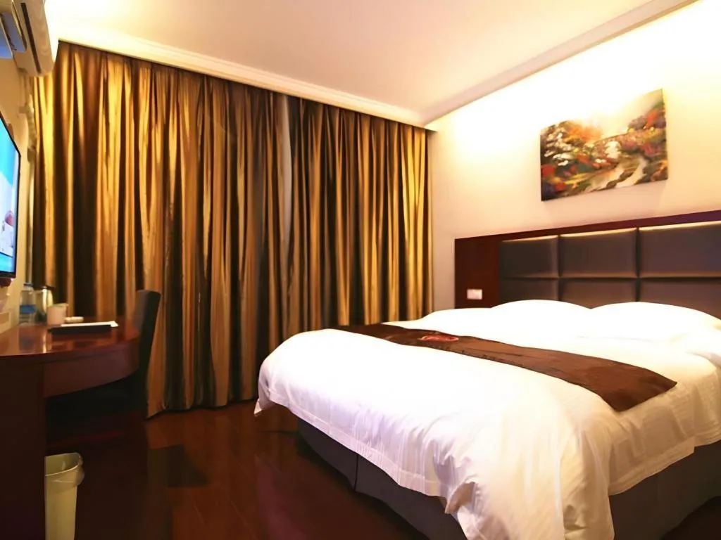 Bed in GreenTree Inn ChaoHu Tianchao Plaza Express Hotel