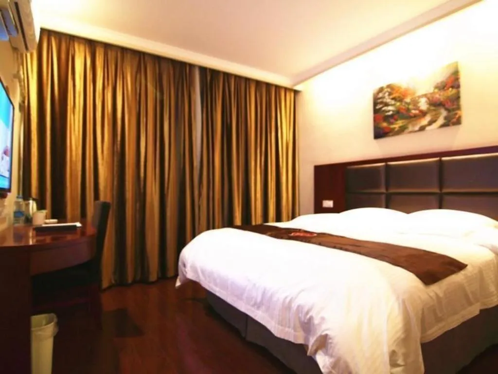 Bed in GreenTree Inn ChaoHu Tianchao Plaza Express Hotel