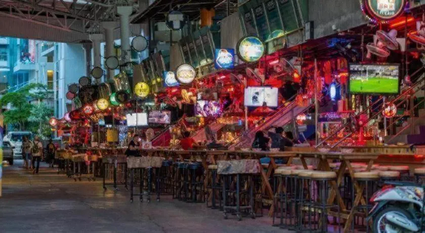 Elegancy Sansabai Hotel