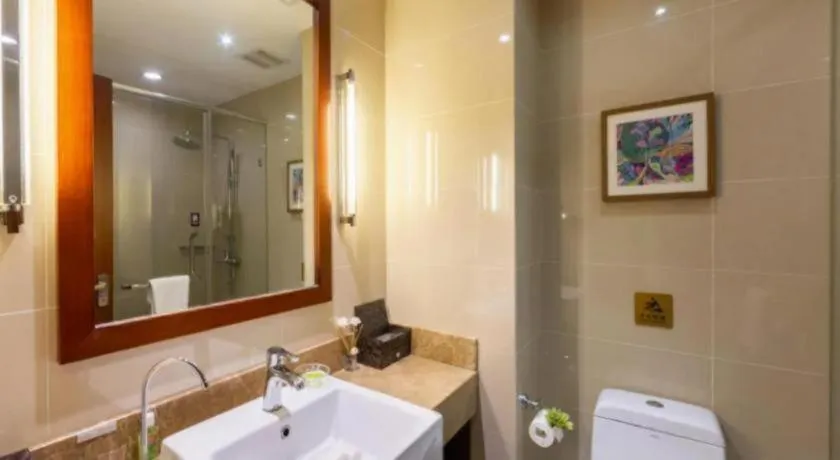 Yitel Guangzhou Pazhou Exhibition Center Chigang Metro Station