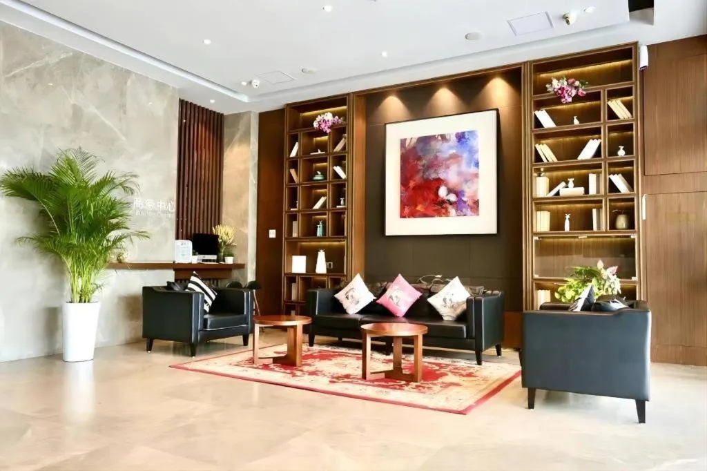 Yitel Guangzhou Pazhou Exhibition Center Chigang Metro Station