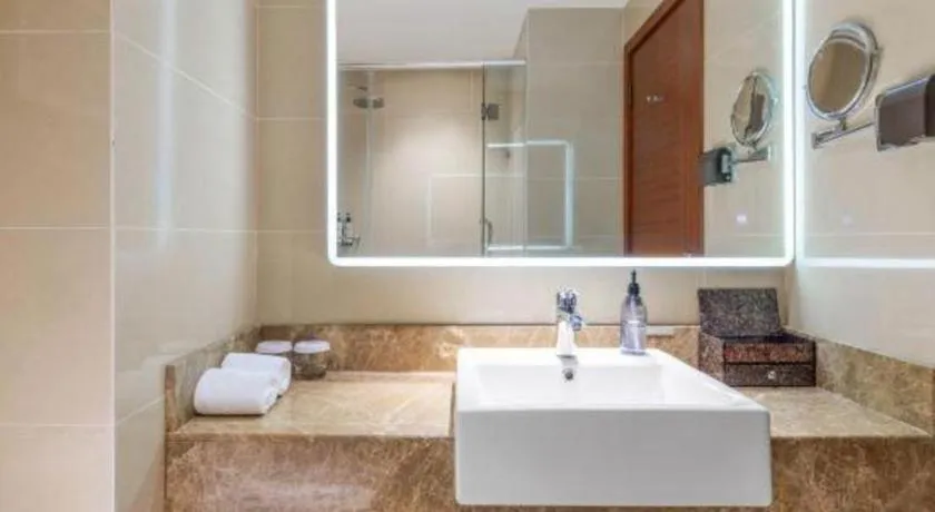 Yitel Guangzhou Pazhou Exhibition Center Chigang Metro Station