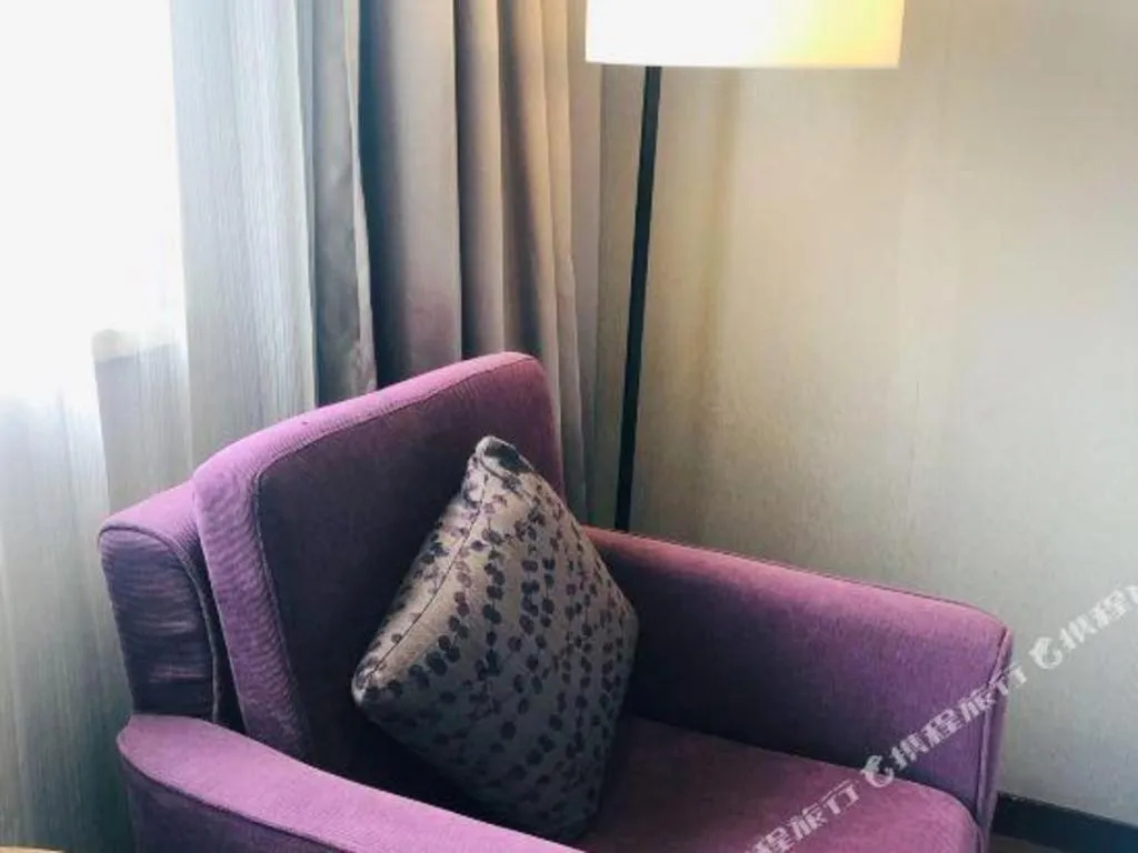 Yitel Guangzhou Pazhou Exhibition Center Chigang Metro Station