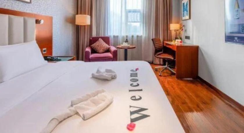 Bed in Yitel Guangzhou Pazhou Exhibition Center Chigang Metro Station