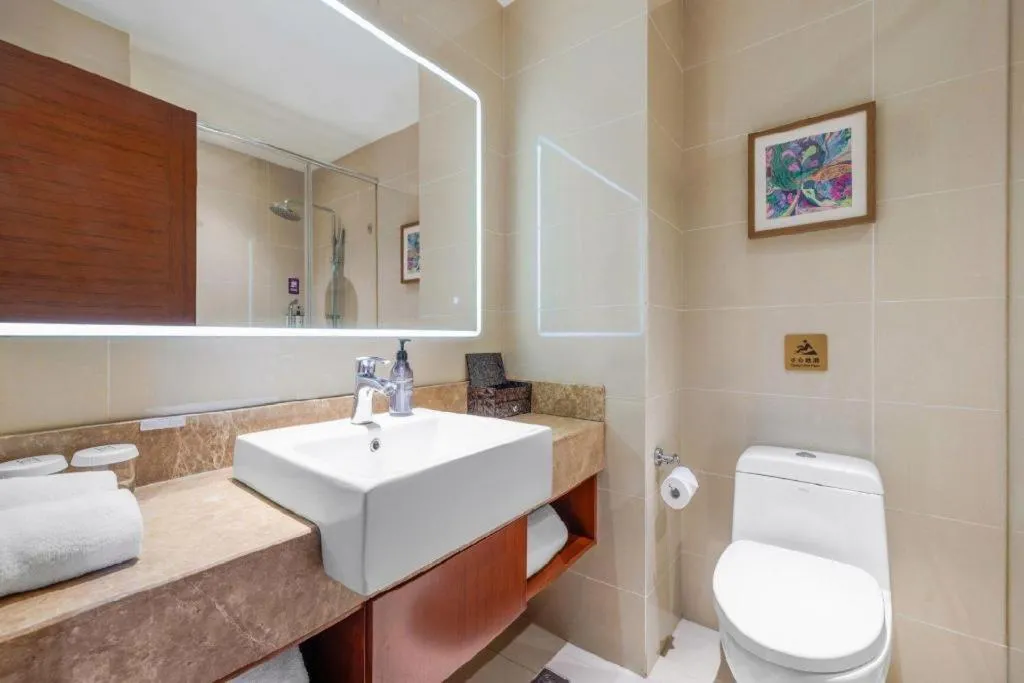 Yitel Guangzhou Pazhou Exhibition Center Chigang Metro Station