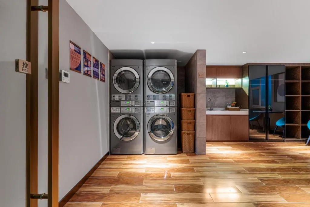 Yitel Guangzhou Pazhou Exhibition Center Chigang Metro Station