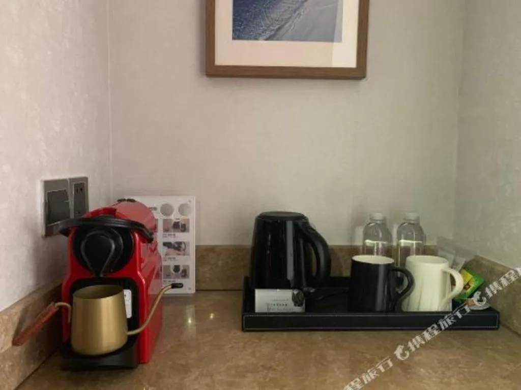 Yitel Guangzhou Pazhou Exhibition Center Chigang Metro Station