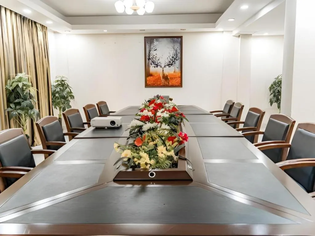 Jian Guo Grand Hotel