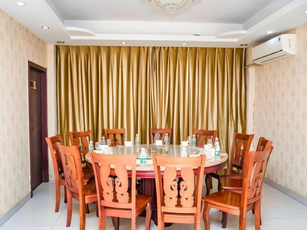 Jian Guo Grand Hotel