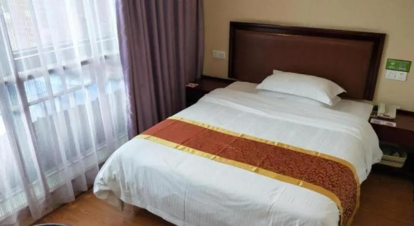 Bed in GreenTree Inn Shanghai Sheshan national tourist resort Express Hotel
