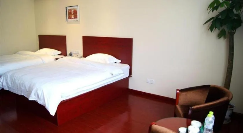 Bed in GreenTree Inn Shanghai Sheshan national tourist resort Express Hotel