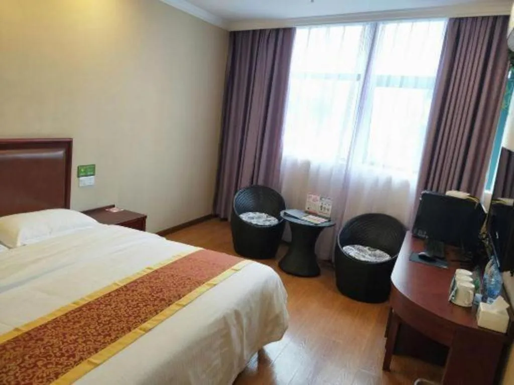 Bed in GreenTree Inn Shanghai Sheshan national tourist resort Express Hotel