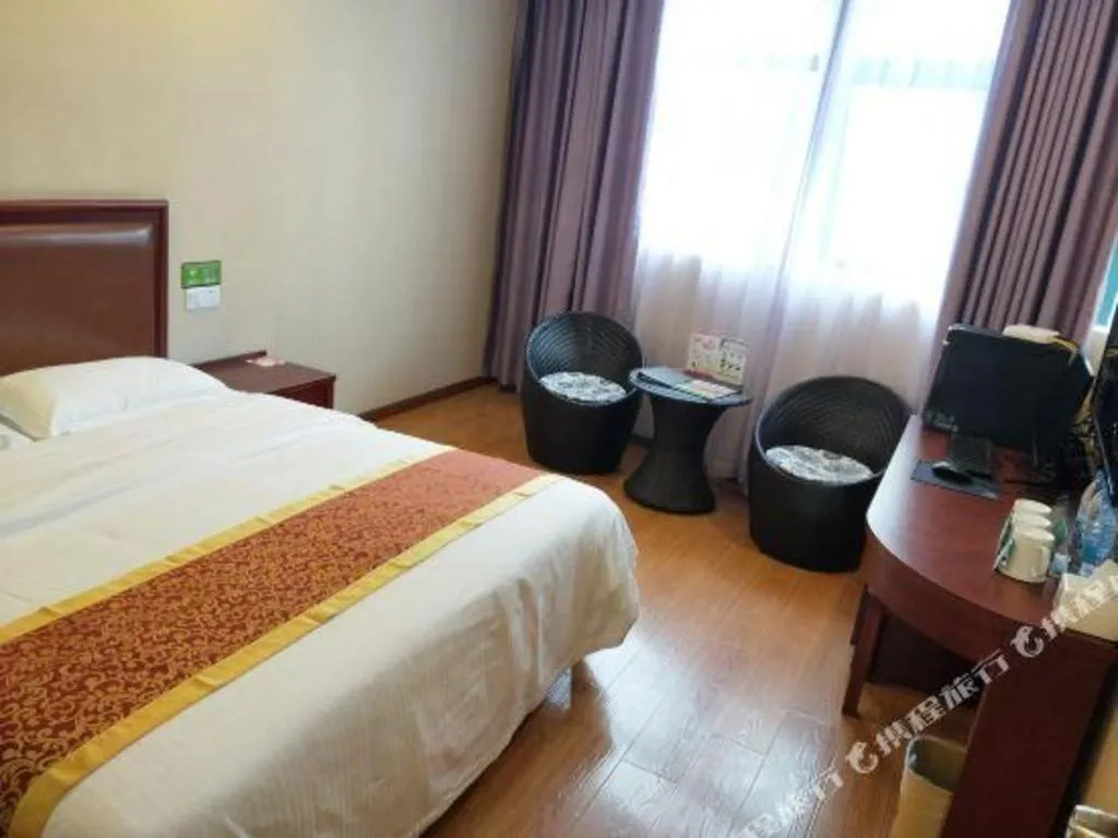 Bed in GreenTree Inn Shanghai Sheshan national tourist resort Express Hotel